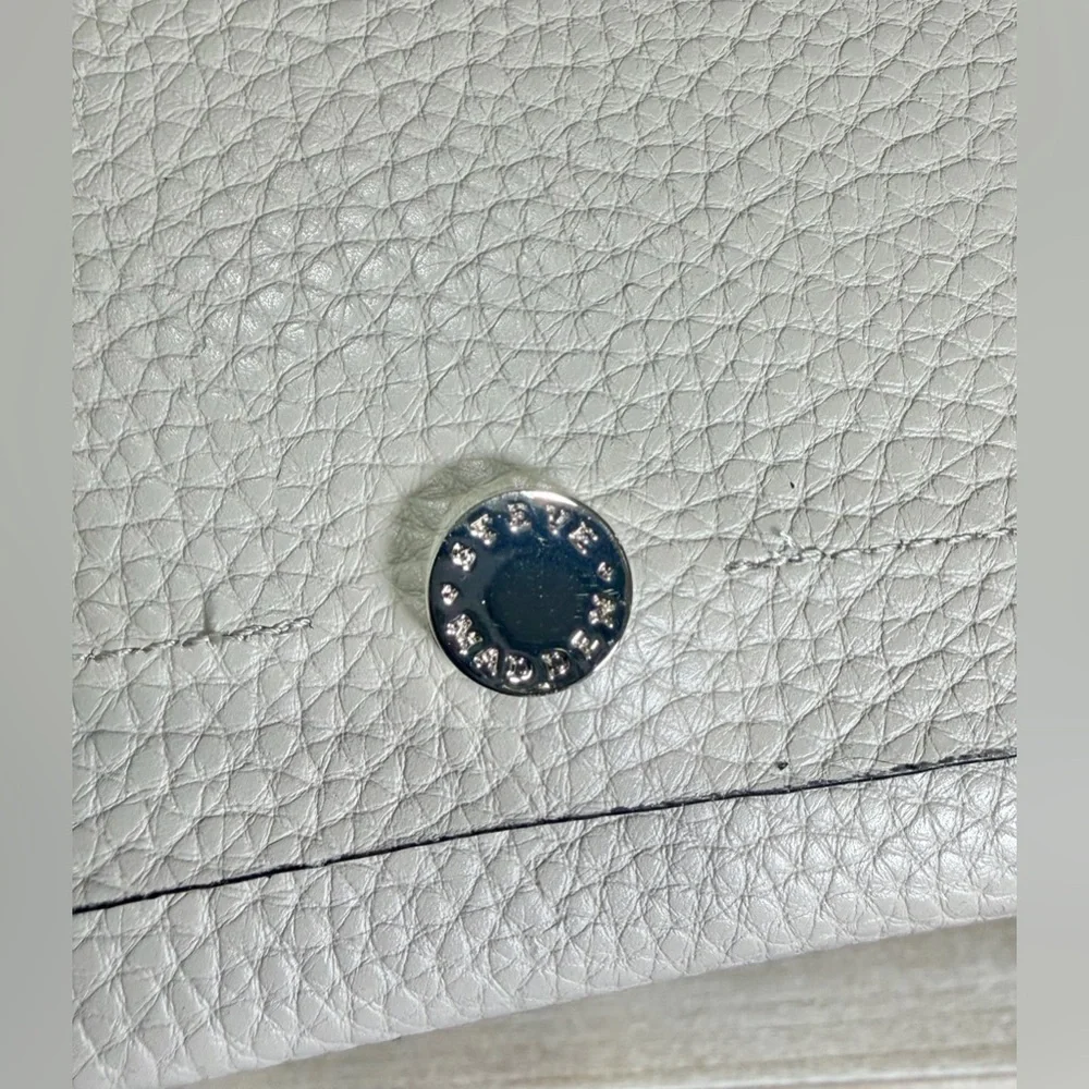 NWT Steve Madden Wallet Brandie Style Cream Grey Pebble Women Brand New